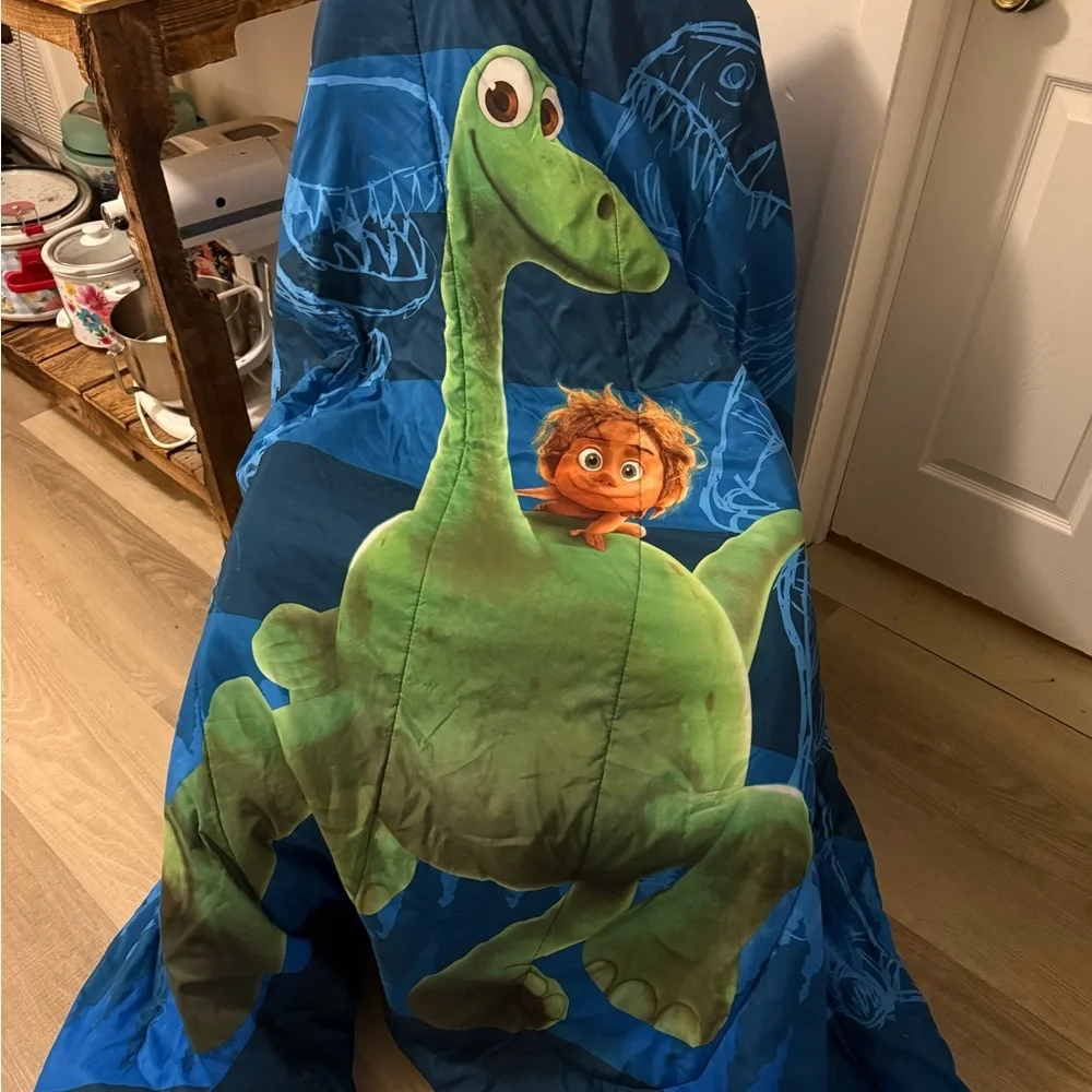 Kids' Blue and Green Dinosaur Comforter